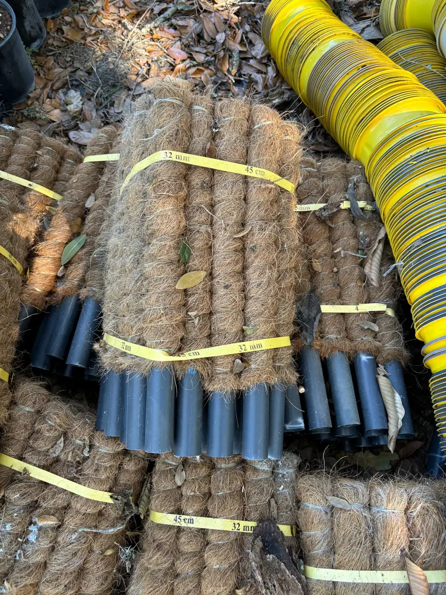 4 Pack Coir Moss Totem Poles – Plant Support for Climbing Vines – Indoor/Outdoor - Image 3