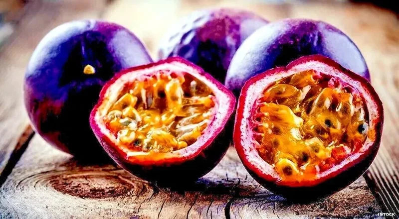 Purple Passion Fruit Seeds - Granadilla Passiflora Edulis Vine - 10 Seeds - Image 1